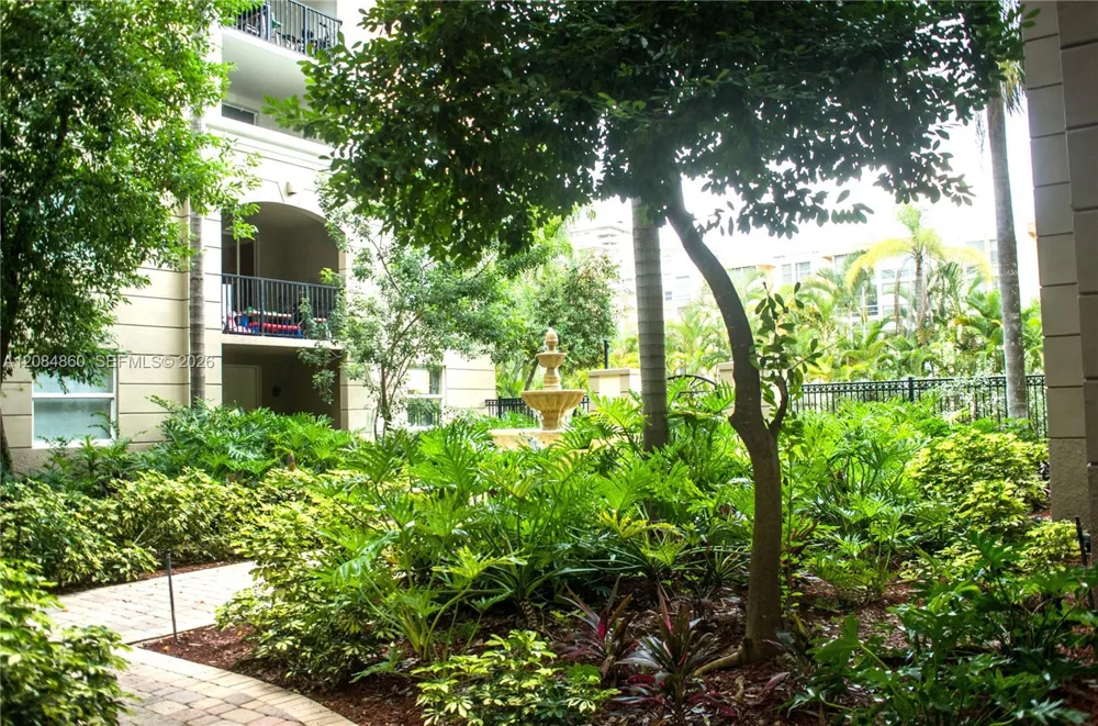 17150 Bay Rd #2512 Sunny Isles Beach, FL 33160