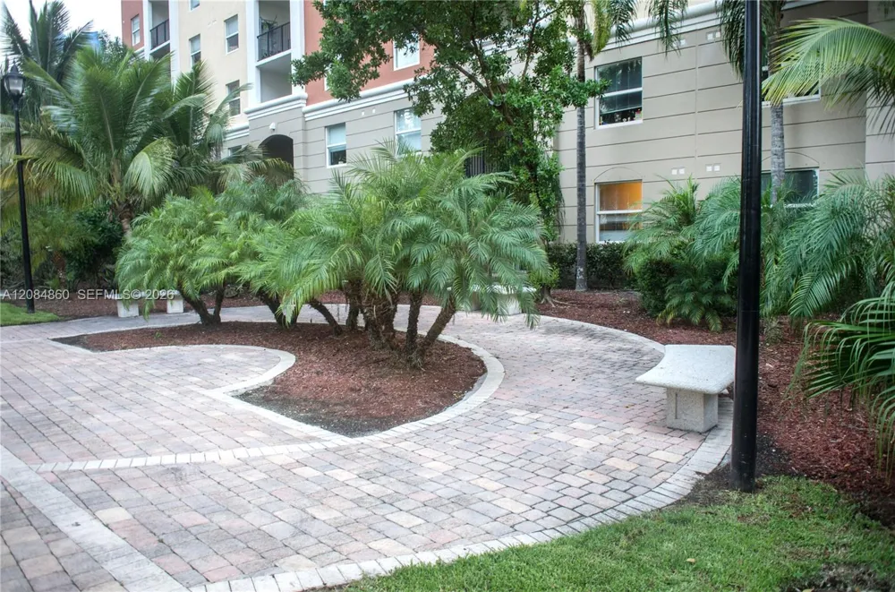 17150 Bay Rd #2512 Sunny Isles Beach, FL 33160