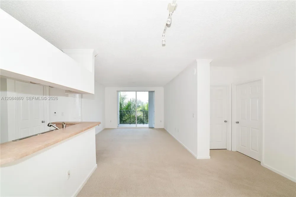 17150 Bay Rd #2512 Sunny Isles Beach, FL 33160