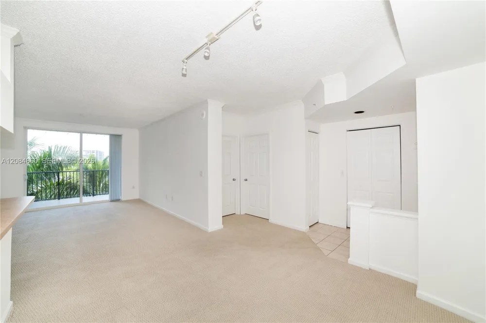 17150 Bay Rd #2512 Sunny Isles Beach, FL 33160