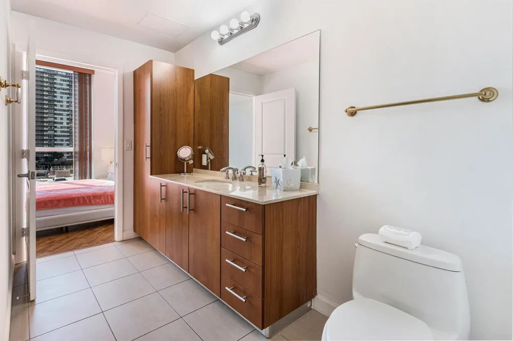 1945 S Ocean Drive #502 Hallandale Beach, FL 33009