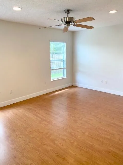 598 NW KINGSTON STREET Port St. Lucie, FL 34983