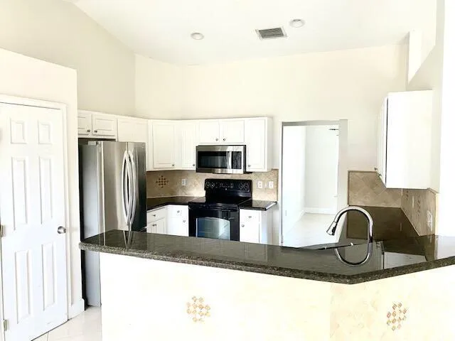 598 NW KINGSTON STREET Port St. Lucie, FL 34983
