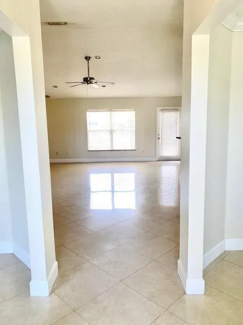 598 NW KINGSTON STREET Port St. Lucie, FL 34983