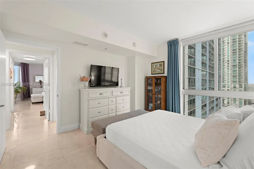 335 S Biscayne Blvd #1801 Miami, FL 33131