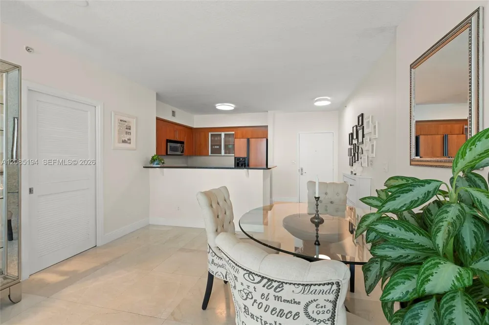 335 S Biscayne Blvd #1801 Miami, FL 33131