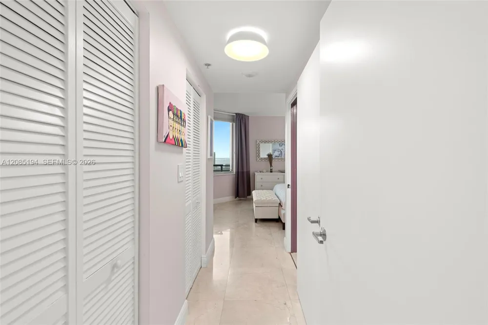 335 S Biscayne Blvd #1801 Miami, FL 33131