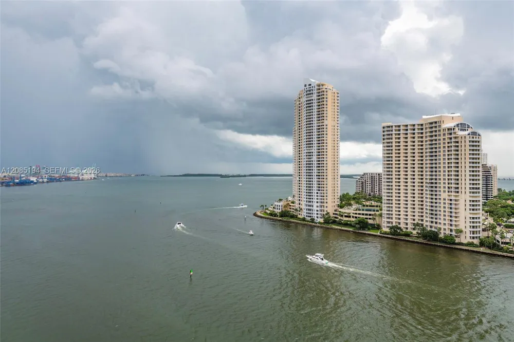 335 S Biscayne Blvd #1801 Miami, FL 33131