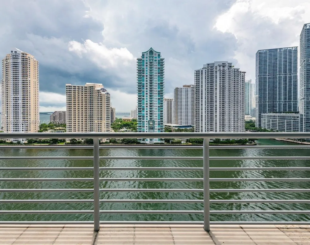 335 S Biscayne Blvd #1801 Miami, FL 33131