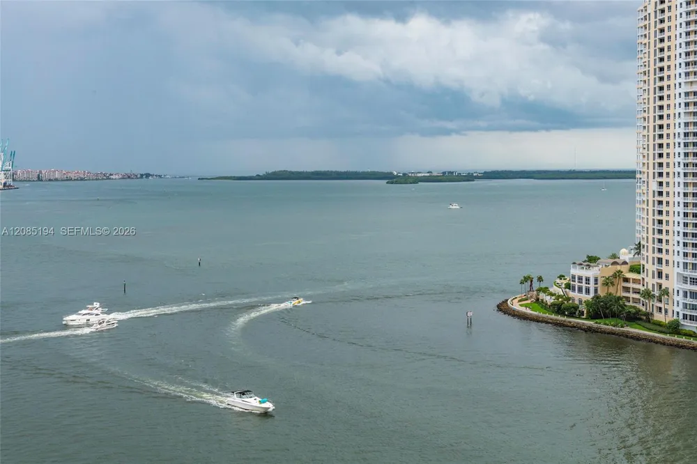 335 S Biscayne Blvd #1801 Miami, FL 33131