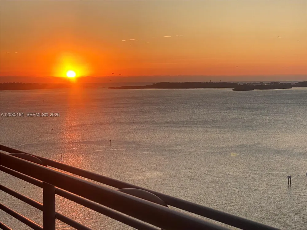 335 S Biscayne Blvd #1801 Miami, FL 33131