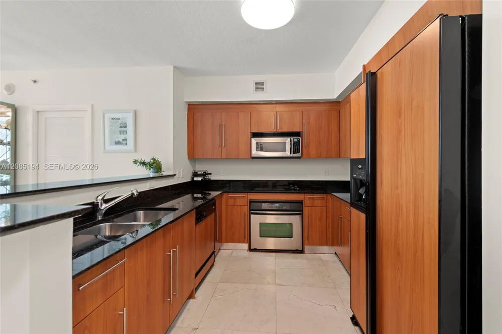335 S Biscayne Blvd #1801 Miami, FL 33131