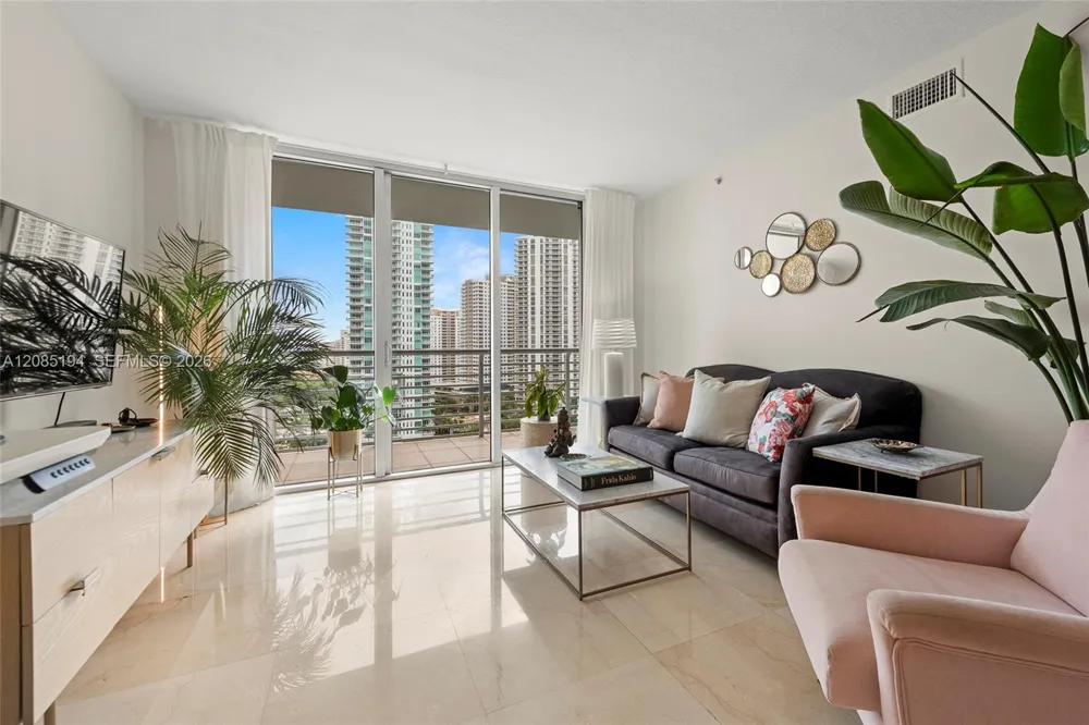 335 S Biscayne Blvd #1801 Miami, FL 33131