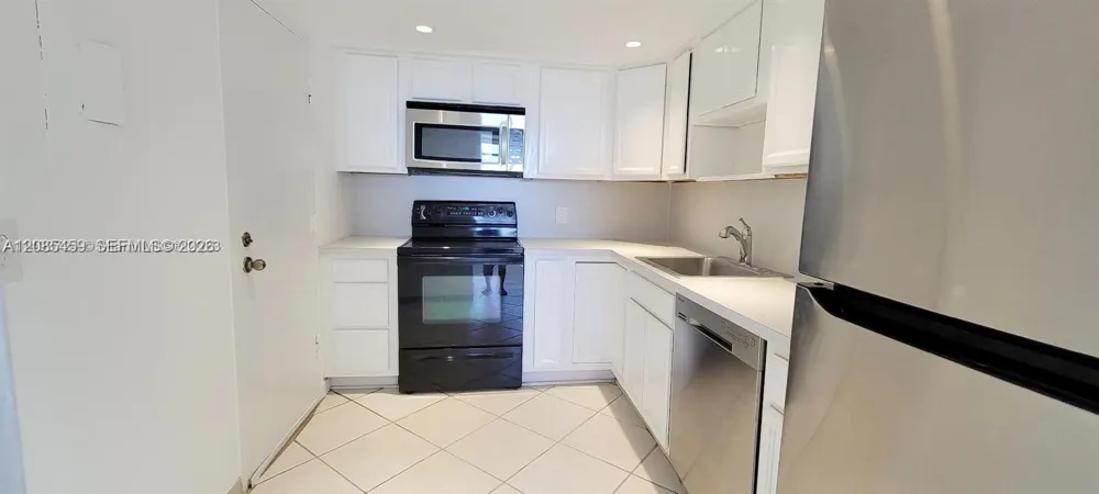 800 West Ave #401 Miami Beach, FL 33139