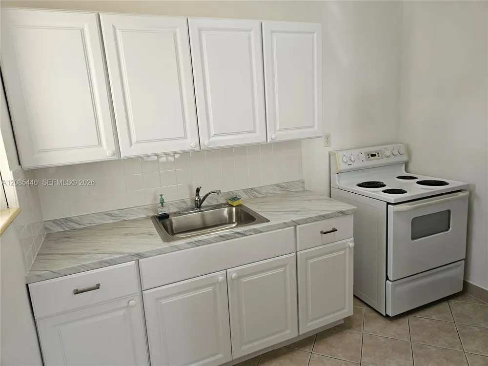 145 SW 60th Ct Miami, FL 33144