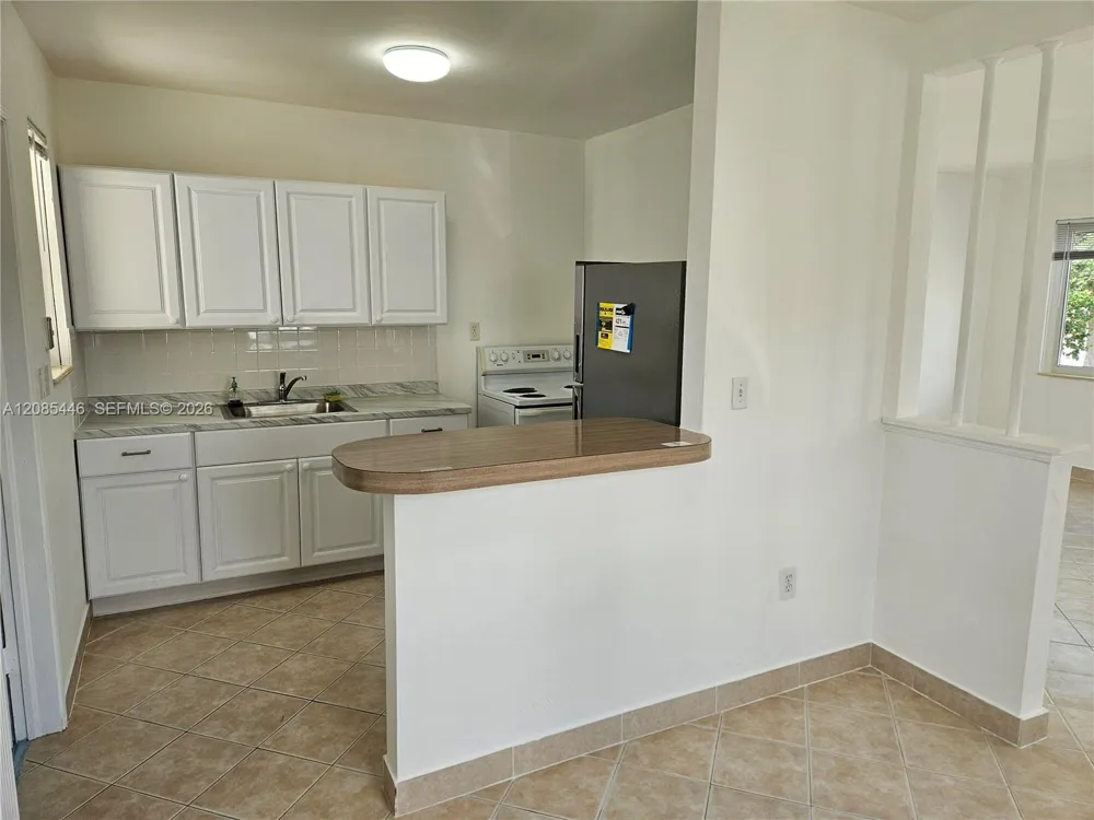 145 SW 60th Ct Miami, FL 33144
