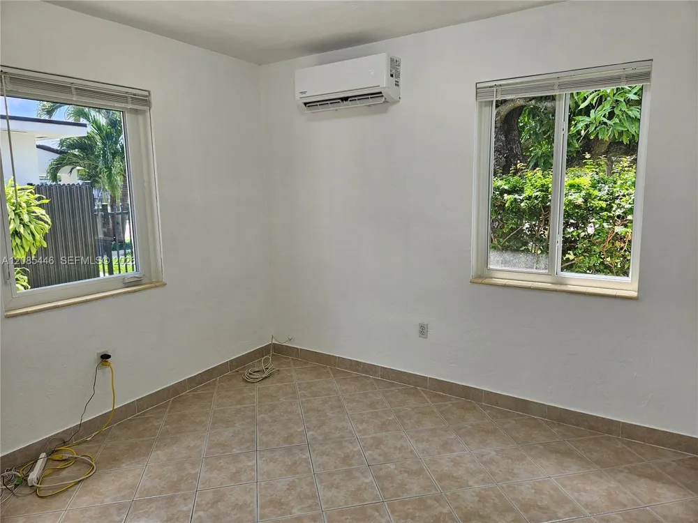 145 SW 60th Ct Miami, FL 33144