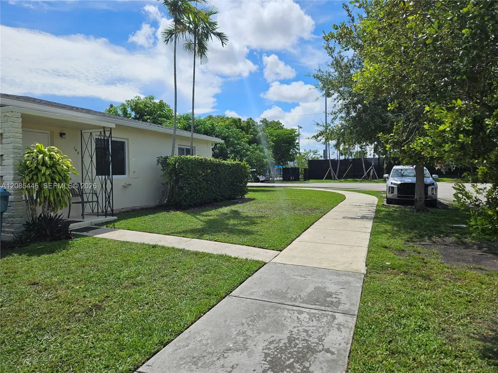 145 SW 60th Ct Miami, FL 33144