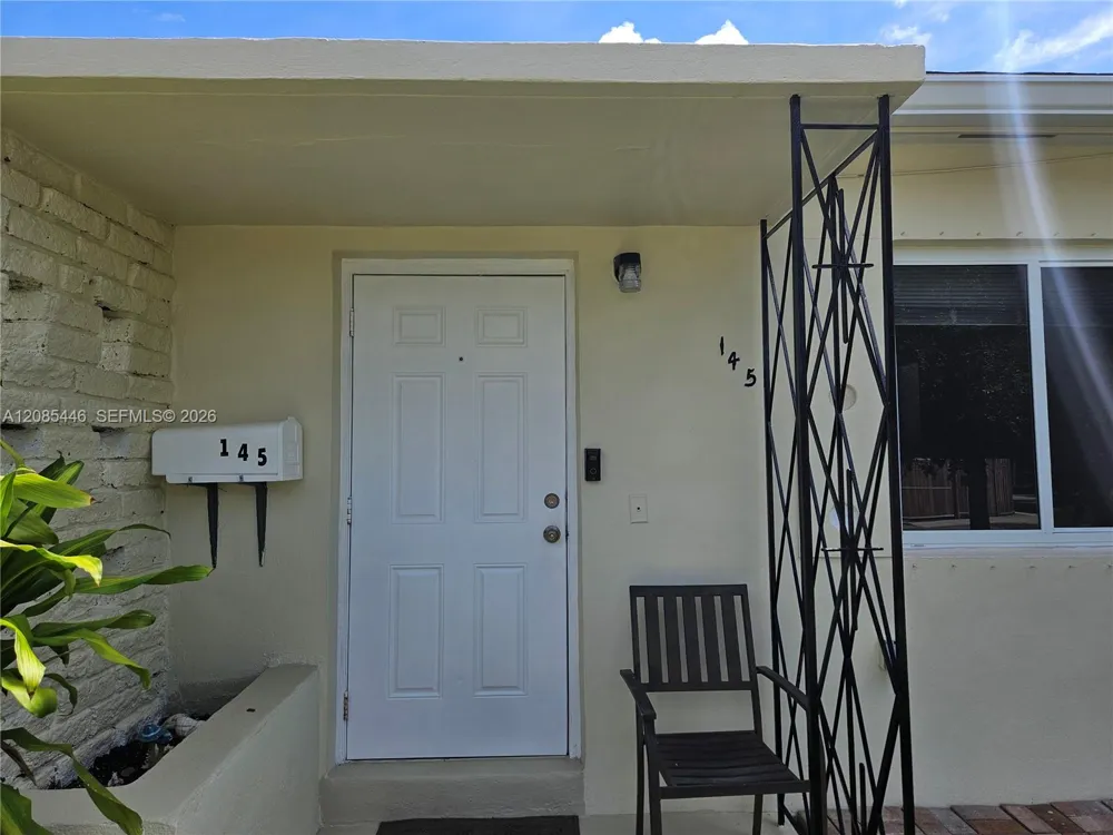 145 SW 60th Ct Miami, FL 33144