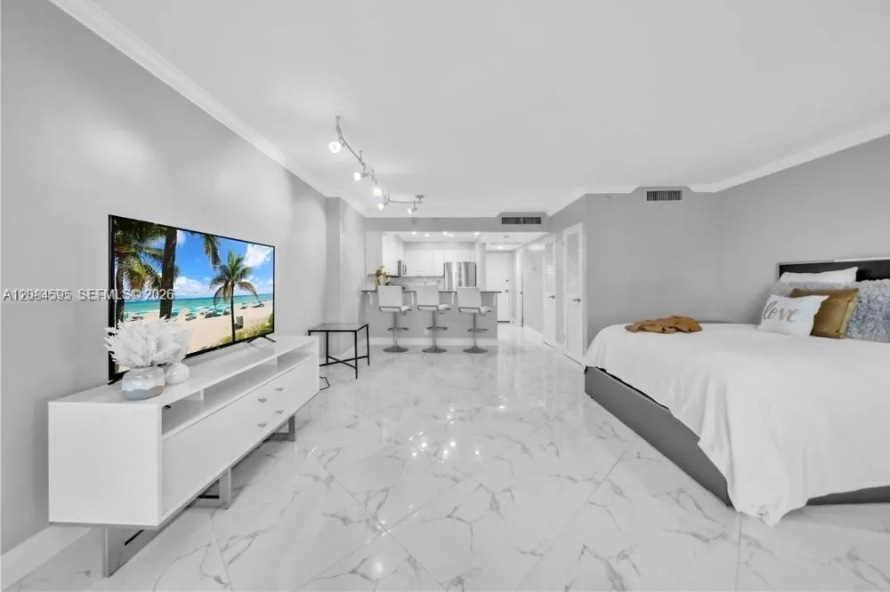 2501 S Ocean Dr #503 Hollywood, FL 33019