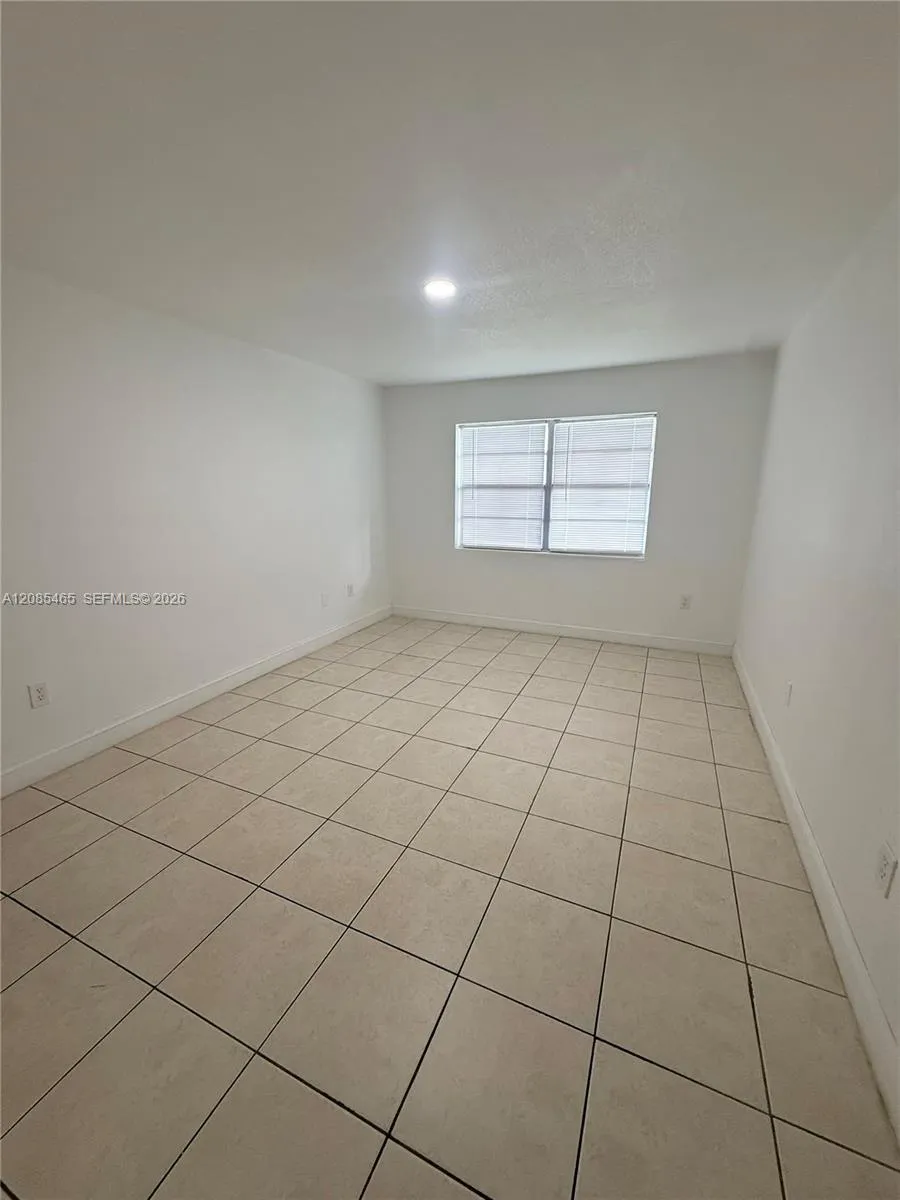615 NW 177th St #207 Miami Gardens, FL 33169