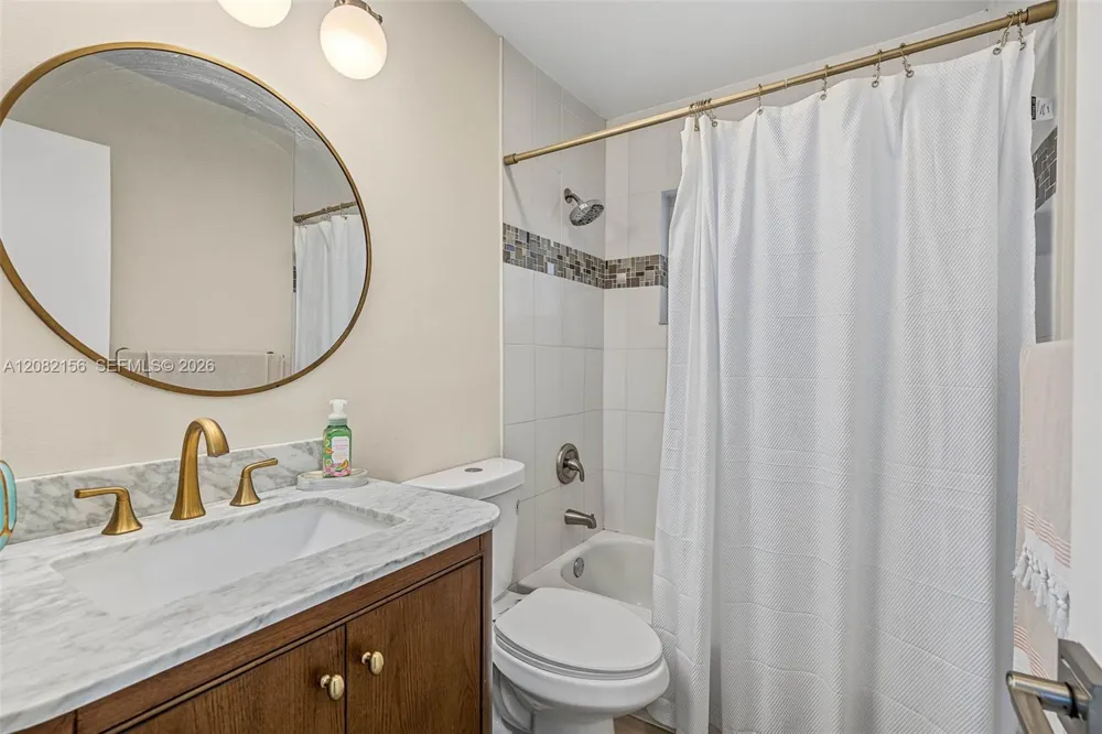 10711 SW 70th St Miami, FL 33173