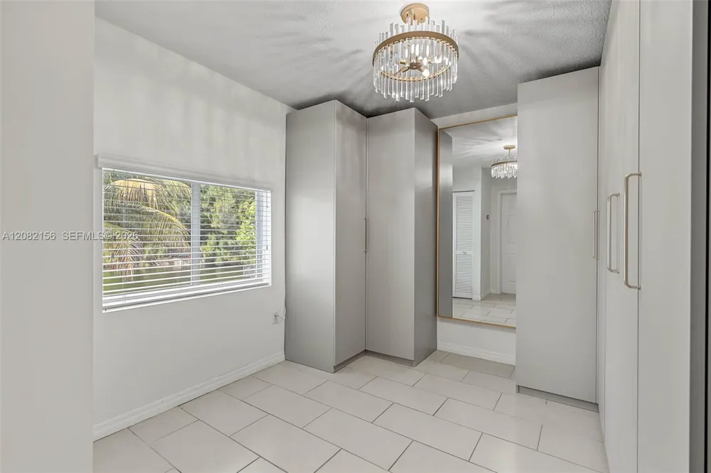 10711 SW 70th St Miami, FL 33173