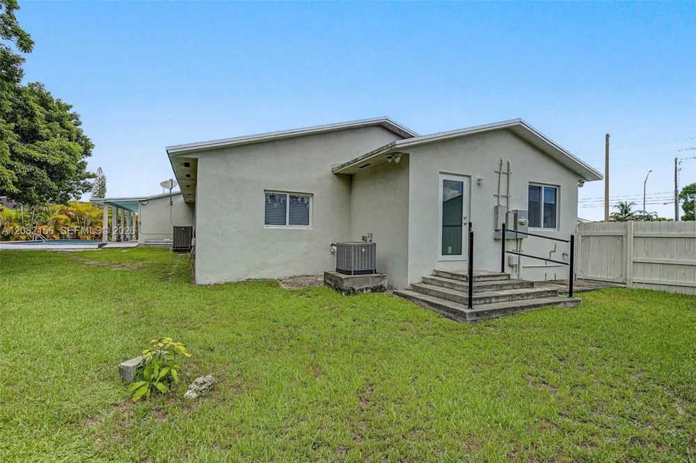 10711 SW 70th St Miami, FL 33173