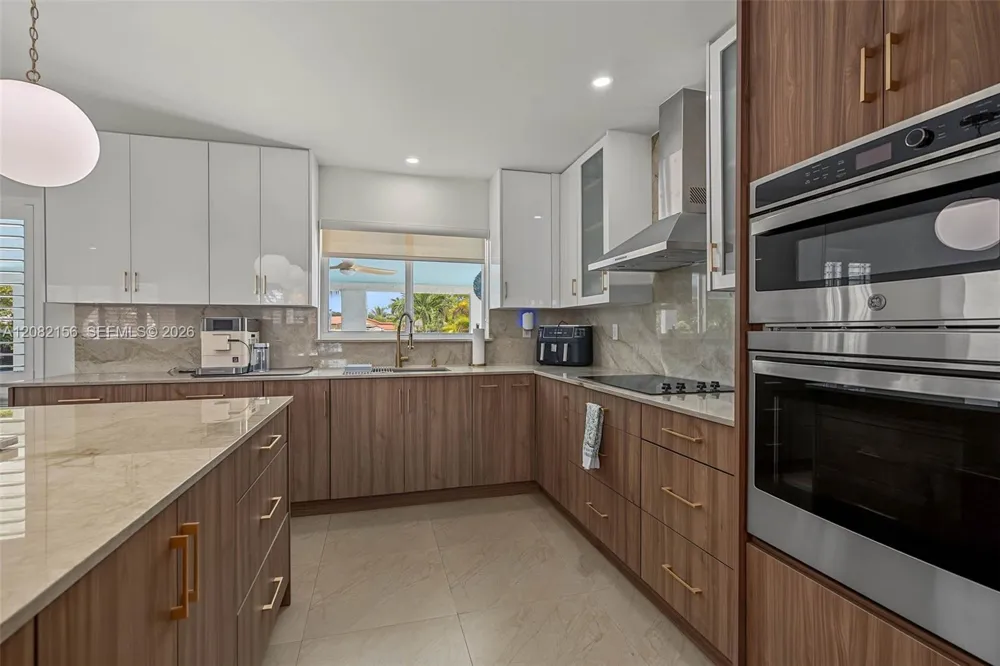 10711 SW 70th St Miami, FL 33173