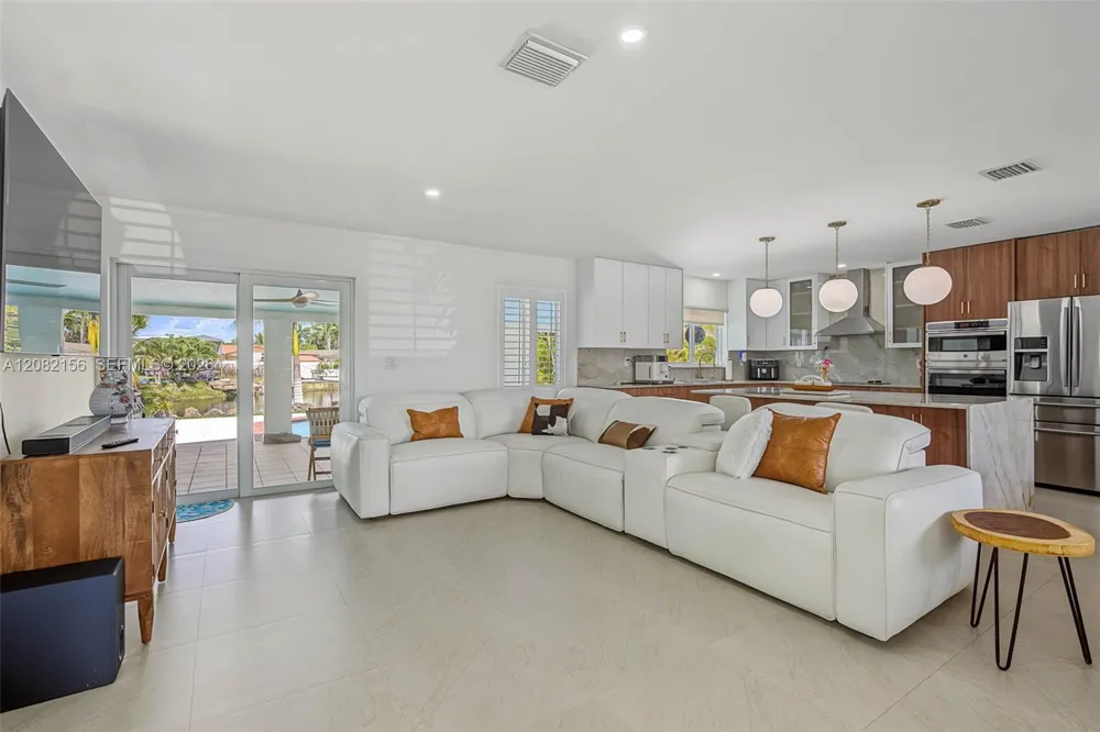 10711 SW 70th St Miami, FL 33173