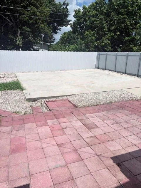 3611 SW 40th St West Park, FL 33023