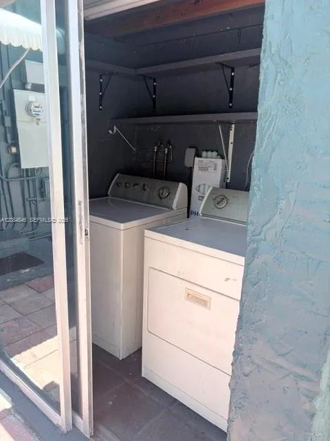 3611 SW 40th St West Park, FL 33023