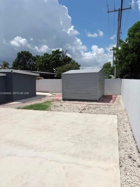 3611 SW 40th St West Park, FL 33023