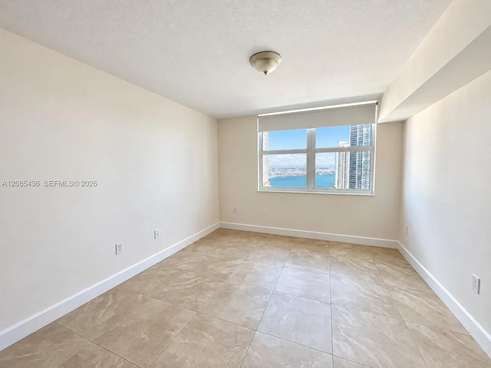 31 SE 5th St #2808 Miami, FL 33131