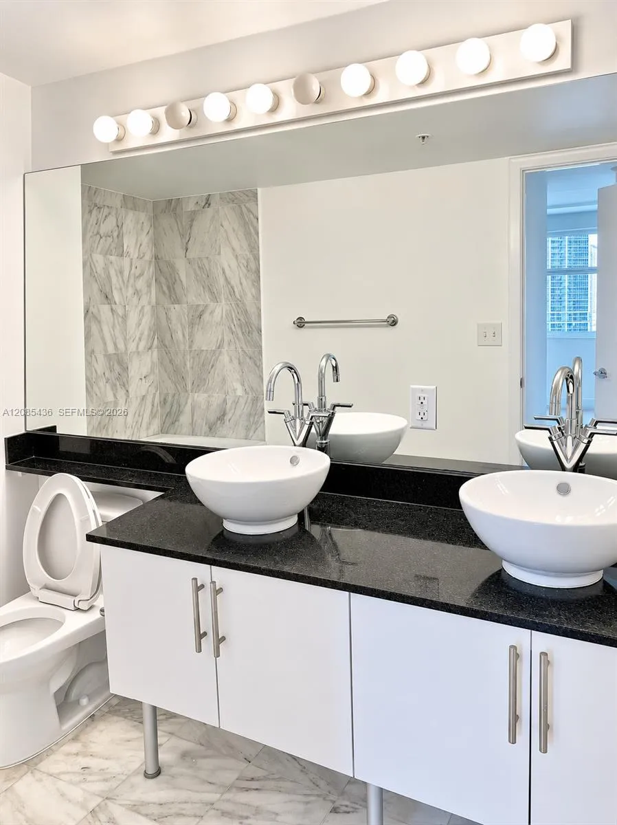 31 SE 5th St #2808 Miami, FL 33131