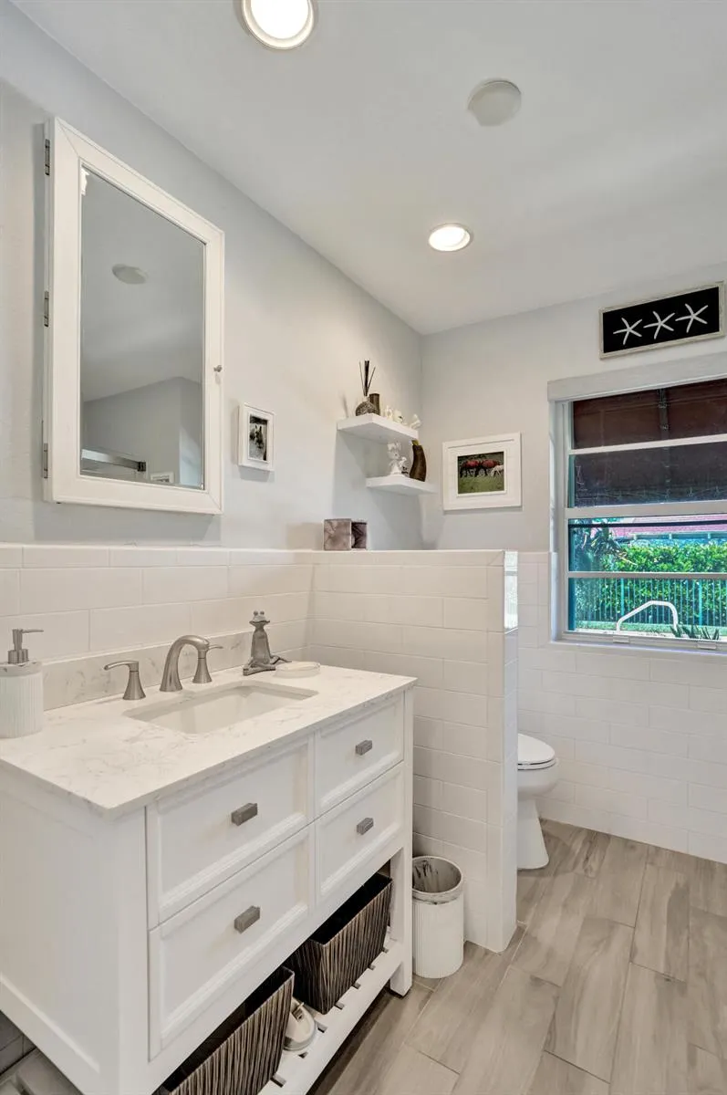 1900 RIVERSIDE DRIVE Pompano Beach, FL 33062