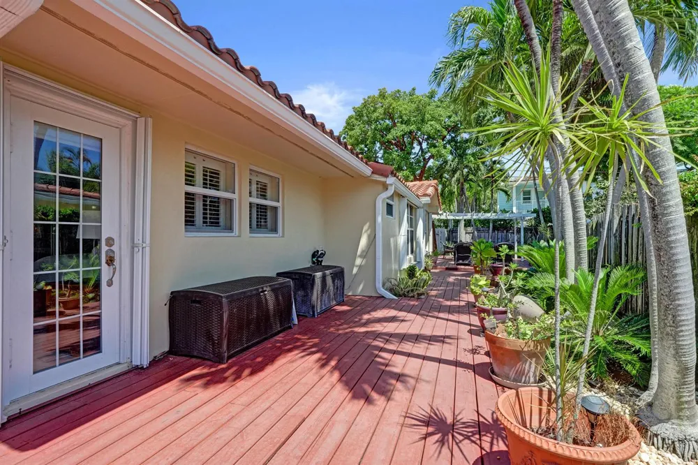 1900 RIVERSIDE DRIVE Pompano Beach, FL 33062