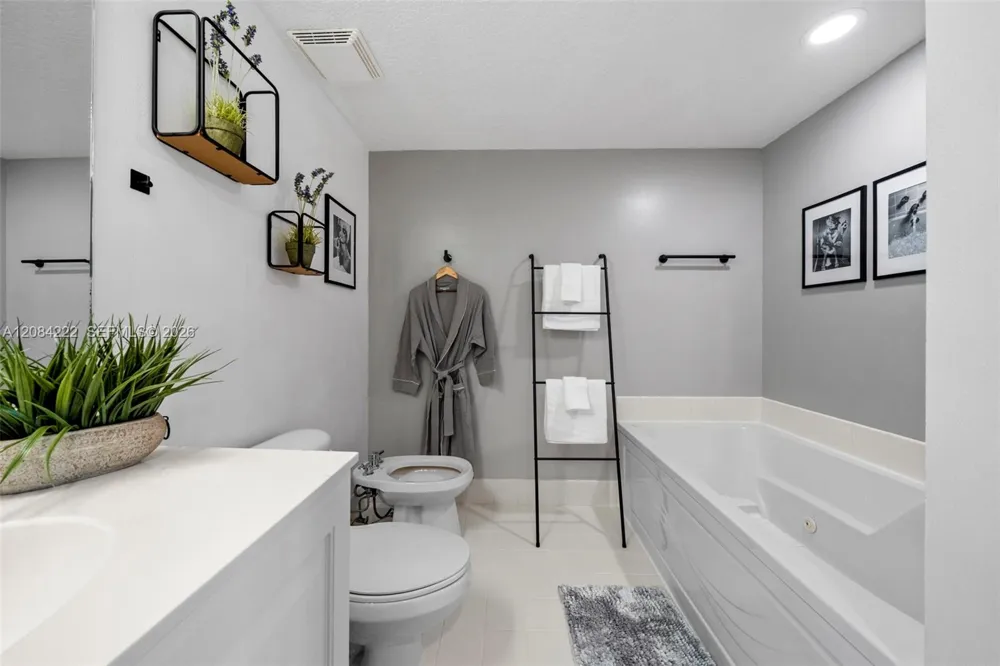 18100 Bay Rd #308 Sunny Isles Beach, FL 33160