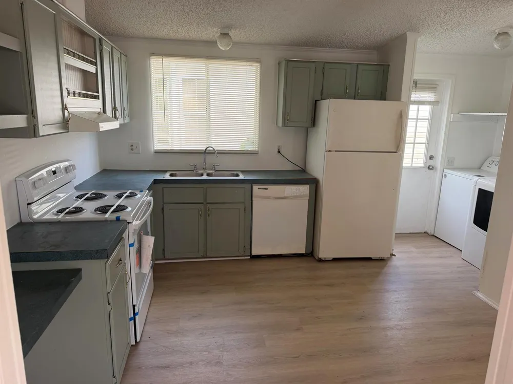 1680 SW 85TH AVENUE Davie, FL 33324