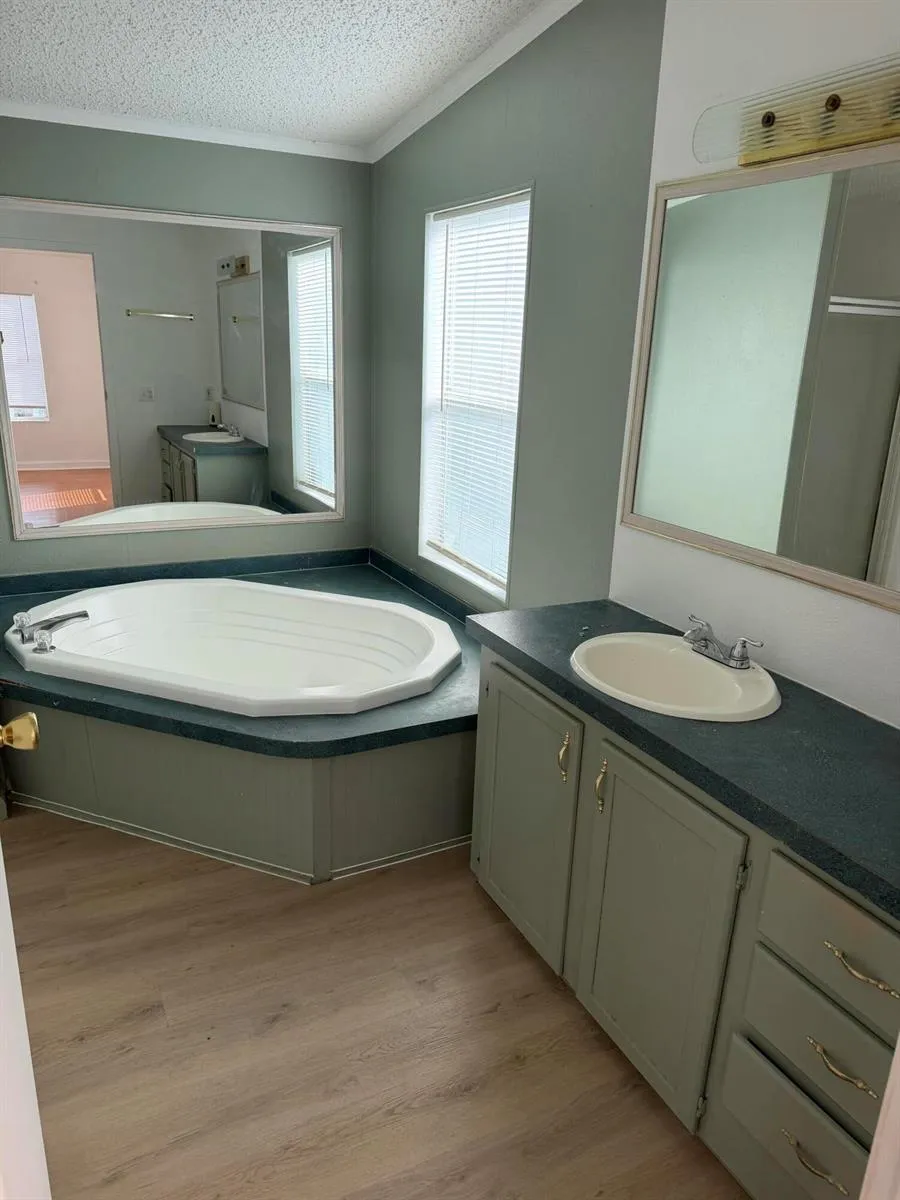 1680 SW 85TH AVENUE Davie, FL 33324