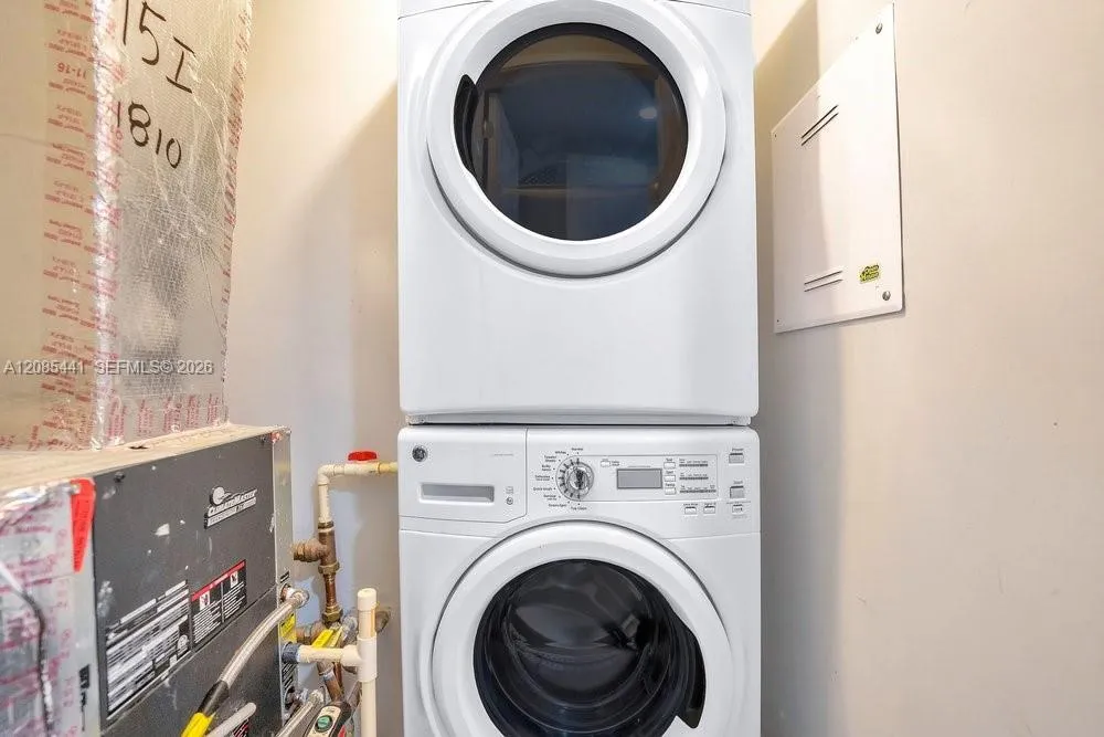 1010 Brickell Ave #1810 Miami, FL 33131