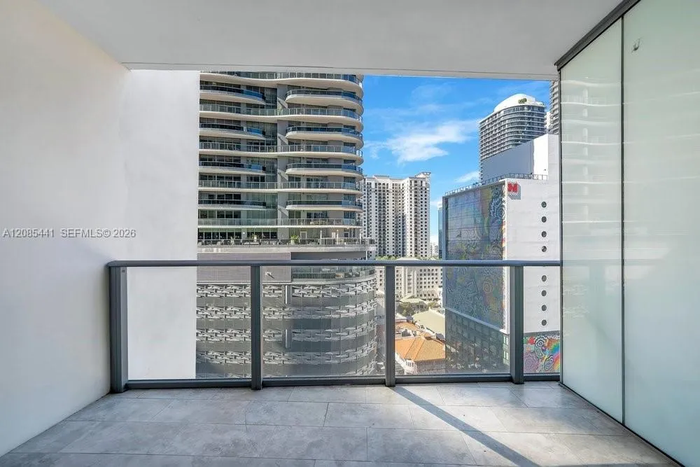1010 Brickell Ave #1810 Miami, FL 33131