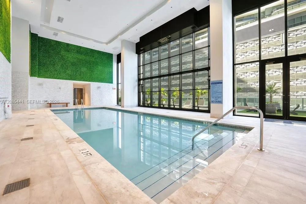 1010 Brickell Ave #1810 Miami, FL 33131