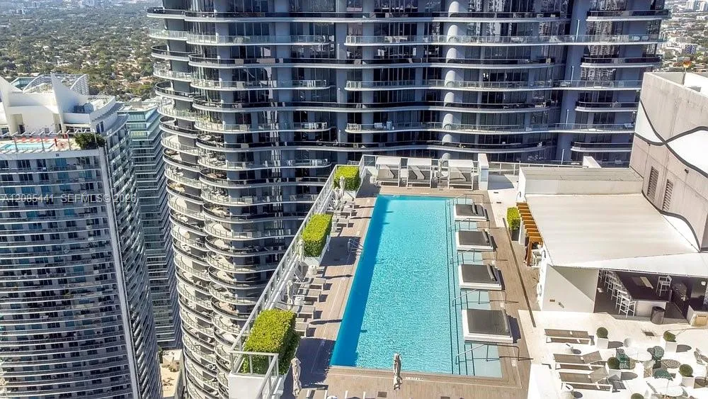 1010 Brickell Ave #1810 Miami, FL 33131