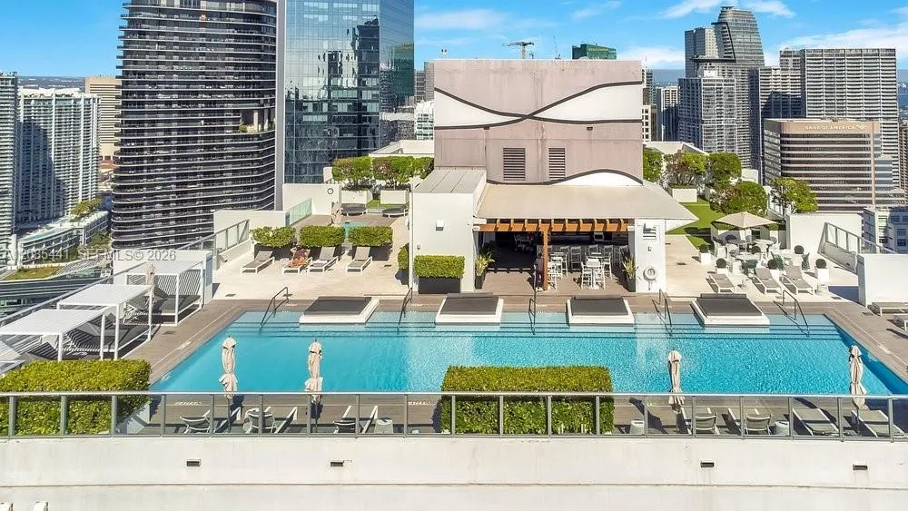 1010 Brickell Ave #1810 Miami, FL 33131