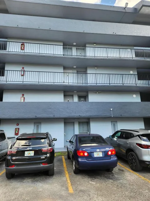 8801 W Flagler Street #407