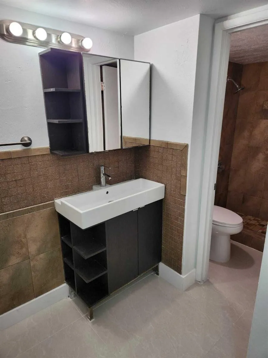 8801 W Flagler Street #407 Miami, FL 33174
