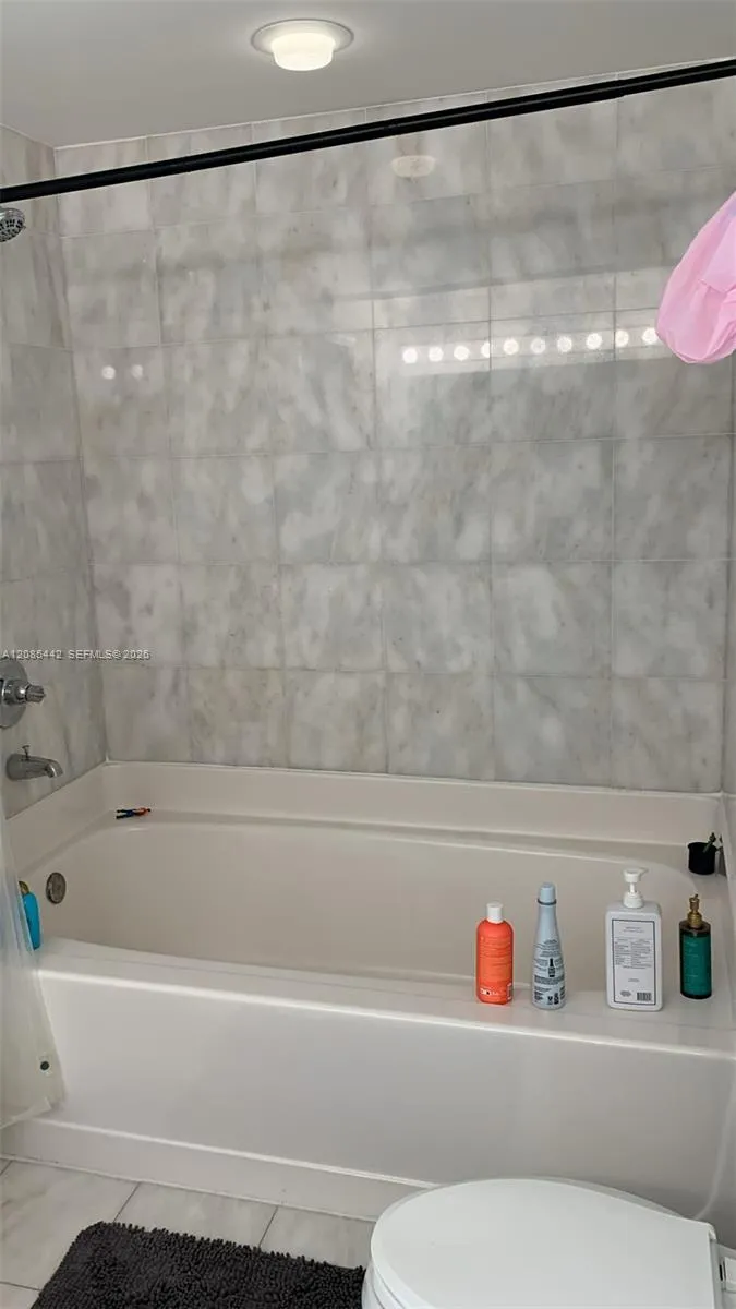 601 NE 36th St #806 Miami, FL 33137
