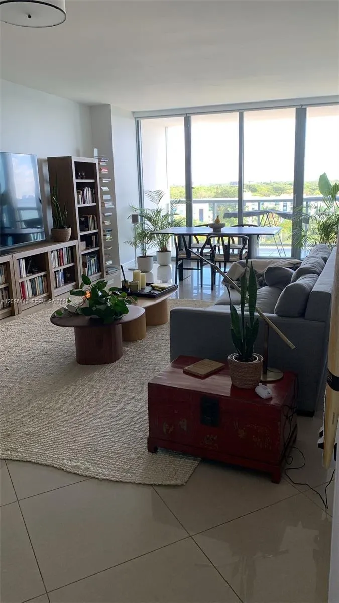 601 NE 36th St #806 Miami, FL 33137