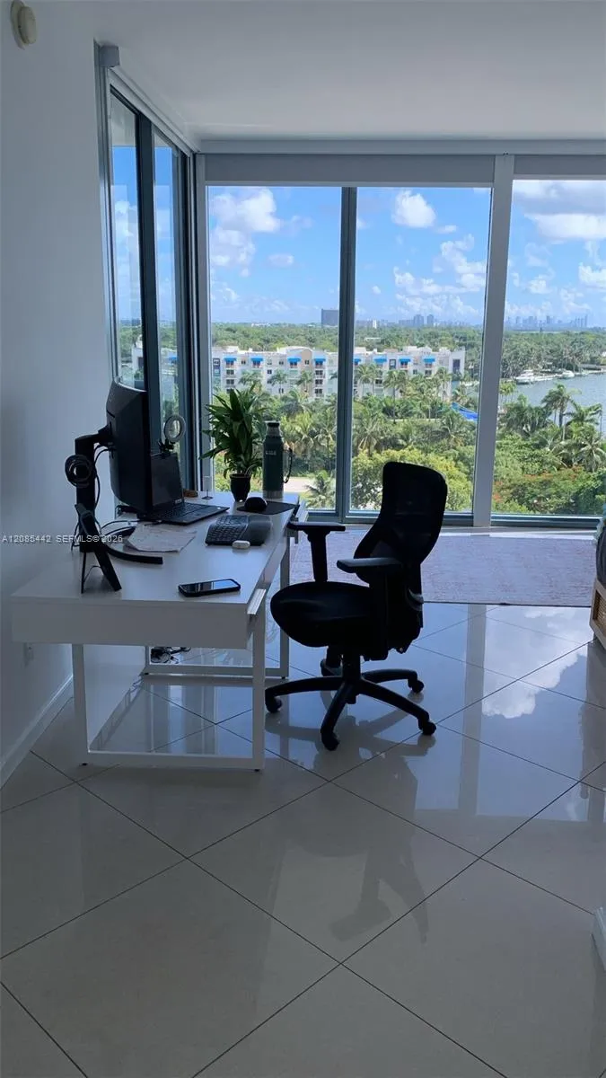 601 NE 36th St #806 Miami, FL 33137